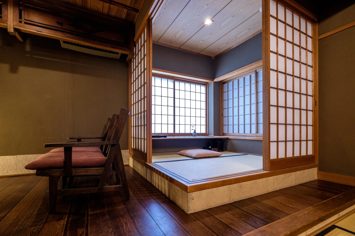 tatami_area_in_room